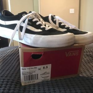 Style 112 Pro- Vans shoes 6.5 M, 8W